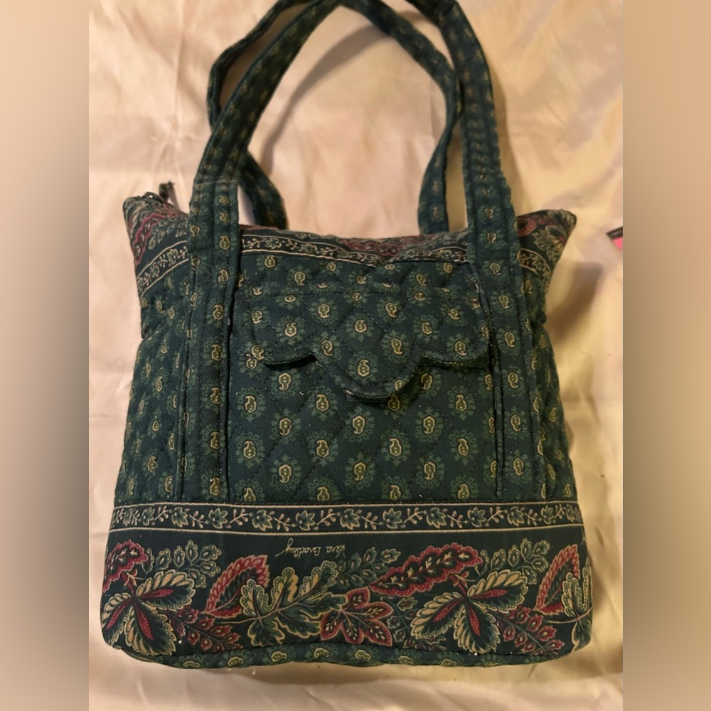 NWOT Vera Bradley Shoulder Bag in Pine Green w Leaf Print
